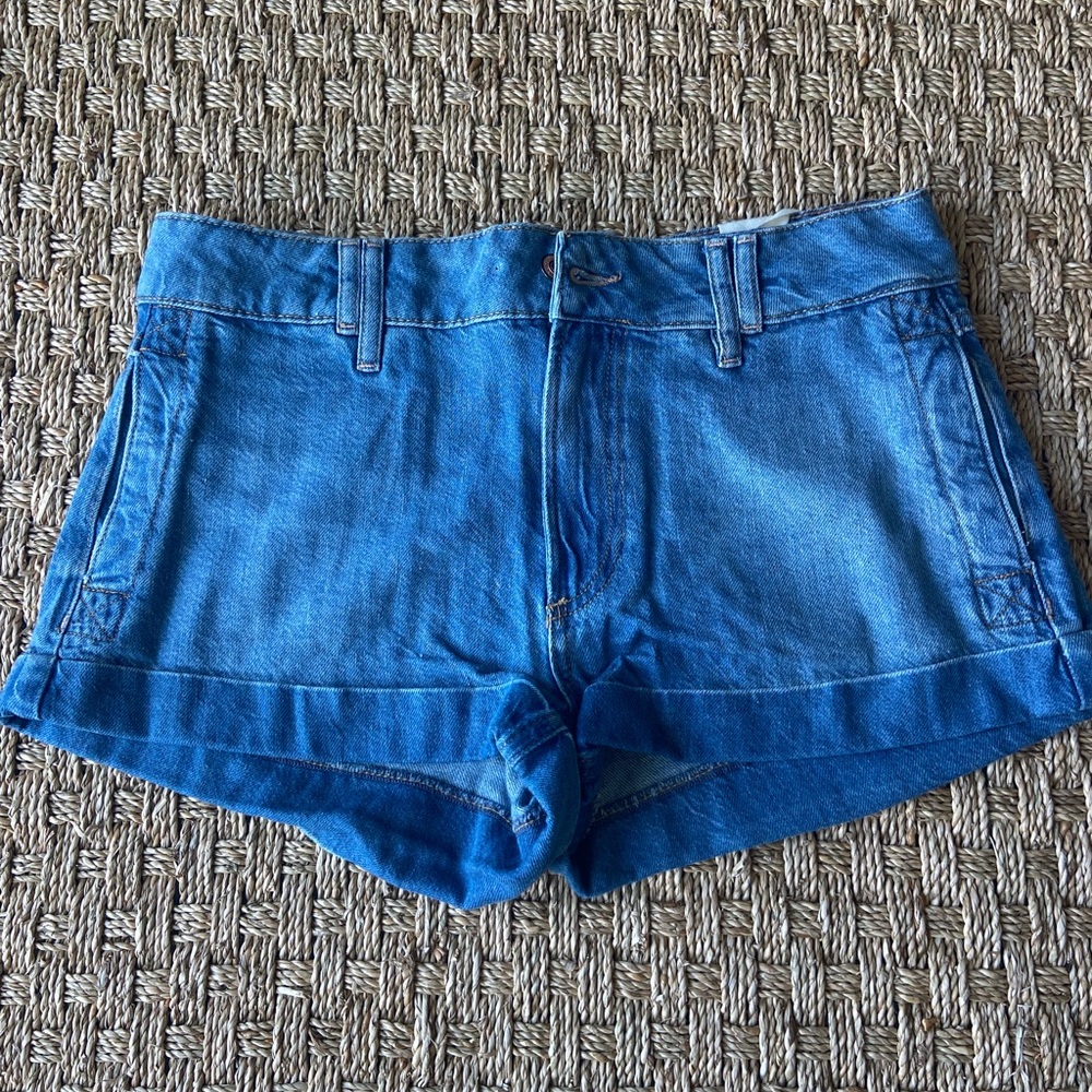 Free people lion heart low rise short! Size 26